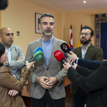 La Junta reclama al Gobierno un fitosanitario urgente contra la plaga de pulgón en el Levante almeriense La Junta reclama al Gobierno un fitosanitario urgente contra la plaga de pulgón en el Levante almeriense