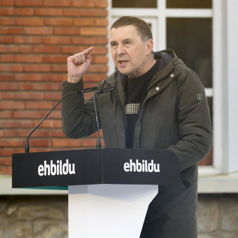 Arnaldo Otegi en el  acto pol tico para recordar la masacre del 3 de Marzo CARLOS GONZALEZ-EUROPA PRESS