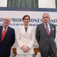 Imagen de la ministra de Sanidad, Mónica García, el presidente del Coelgio de Enfermeros, Florentino Pérez Raya  y el presidente de Europa Press, Asís Martín de Cabiedes. Fernando Sánchez - Europa Press