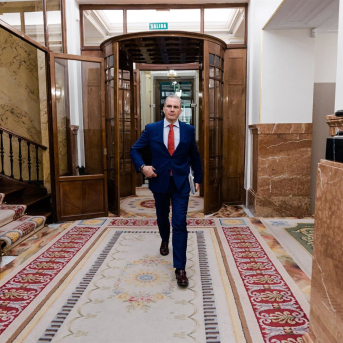 El portavoz de VOX en el Ayuntamiento de Madrid, Javier Ortega Smith, a su llegada a una sesión plenaria en el Congreso Carlos Luján - Europa Press