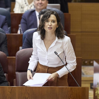 Ayuso avisa de que el envejecimiento de España la condena a perder peso en el mundo