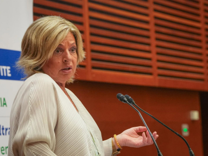 La presidenta de COVITE, Consuelo Ordóñez, interviene durante el acto de entrega del Premio COVITE Unanue - Europa Press