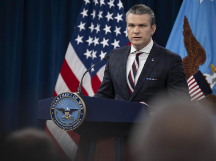 El secretario de Defensa, Pete Hegseth, en rueda de prensa desde Washington.  Europa Press/Contacto/Po1 Alexander Kubitza/Dod