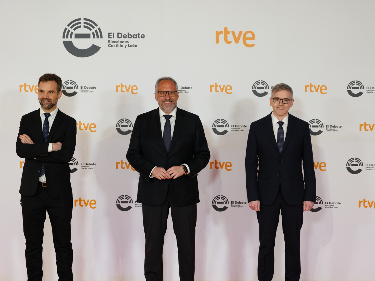 posa antes del primer debate de las elecciones autonómicas en Castilla y León, a 5 de marzo de 2026 | Europa Press