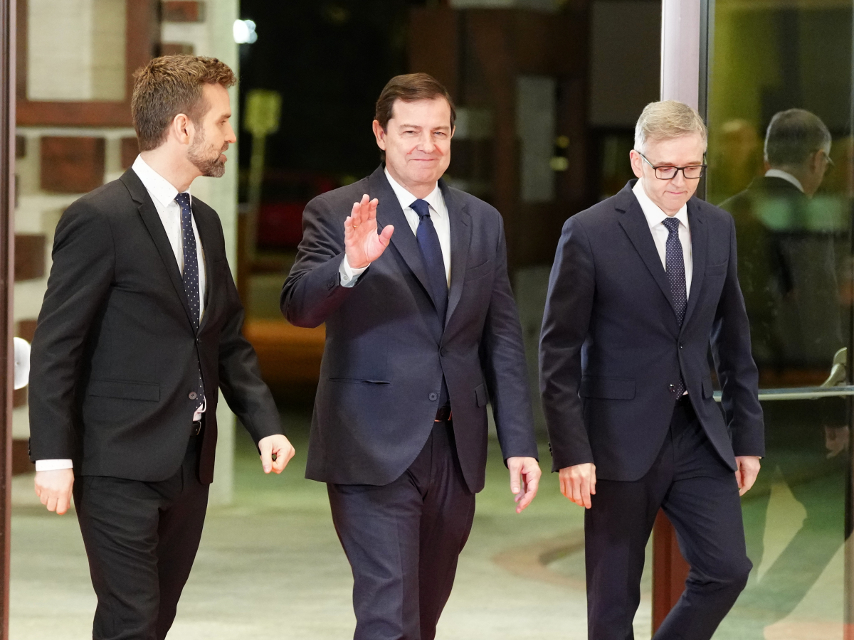 Imagen de los candidatos a su entrada al debate | Europa Press