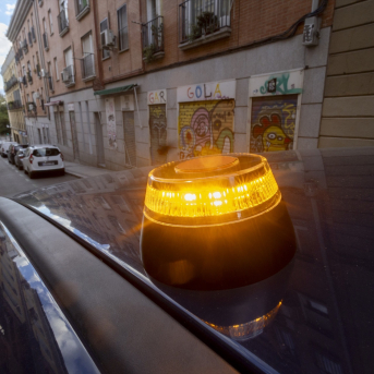 La baliza V16 es obligatoria en España desde el 1 de enero de 2026. Eduardo Parra/Europa Press.