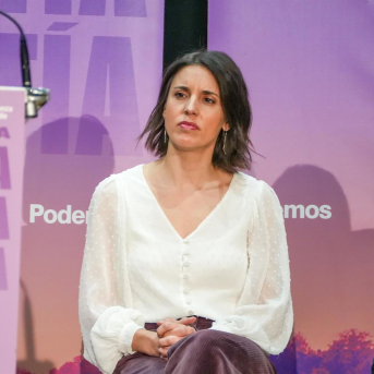 La secretaria política de Podemos y eurodiputada, Irene Montero, durante un acto público, en el centro cívico Bailarín Vicente Escudero, a 7 de marzo de 2026, en Valladolid, Castilla y León (España).  Claudia Alba - Europa Press