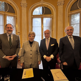 Imagen de la presentación del manifiesto. IIE