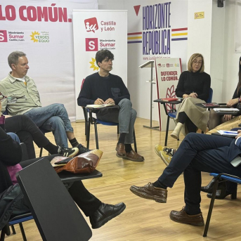 La coalición Izquierda Unida–Sumar–Verdes Equo en una reunión con sindicatos de enseñanza. IU CYL
