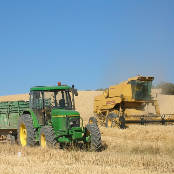 La tensión bélica encarece en más de 25 millones de euros los costes del campo granadino, según Asaja