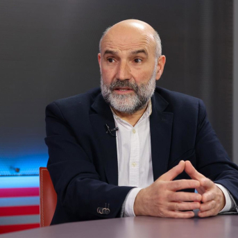 El BNG critica la inacción del Gobierno diez días después del estallido de la guerra