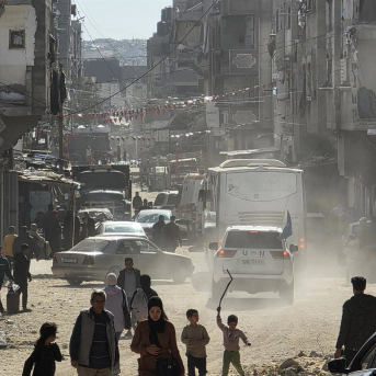 Grupo de pacientes viaja para ser evacuados desde el paso fronterizo de Rafá, en el sur de la Franja de Gaza Europa Press/Contacto/Tariq Mohammad