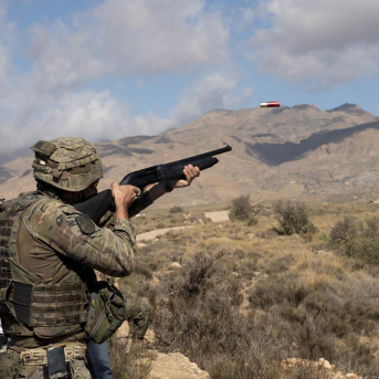 El Ejército de Tierra realiza una demostración en Viator (Almería). Archivo. Marian León - Europa Press