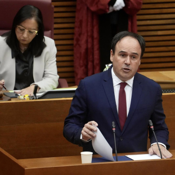 Compromís reclama a Llorca que rompa con la estrategia de Mazón en redes y respete la ley de publicidad institucional