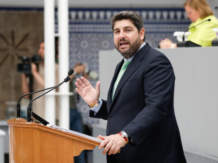 López Miras anuncia ayudas para casi 600 empresas murcianas afectadas por la guerra en Irán