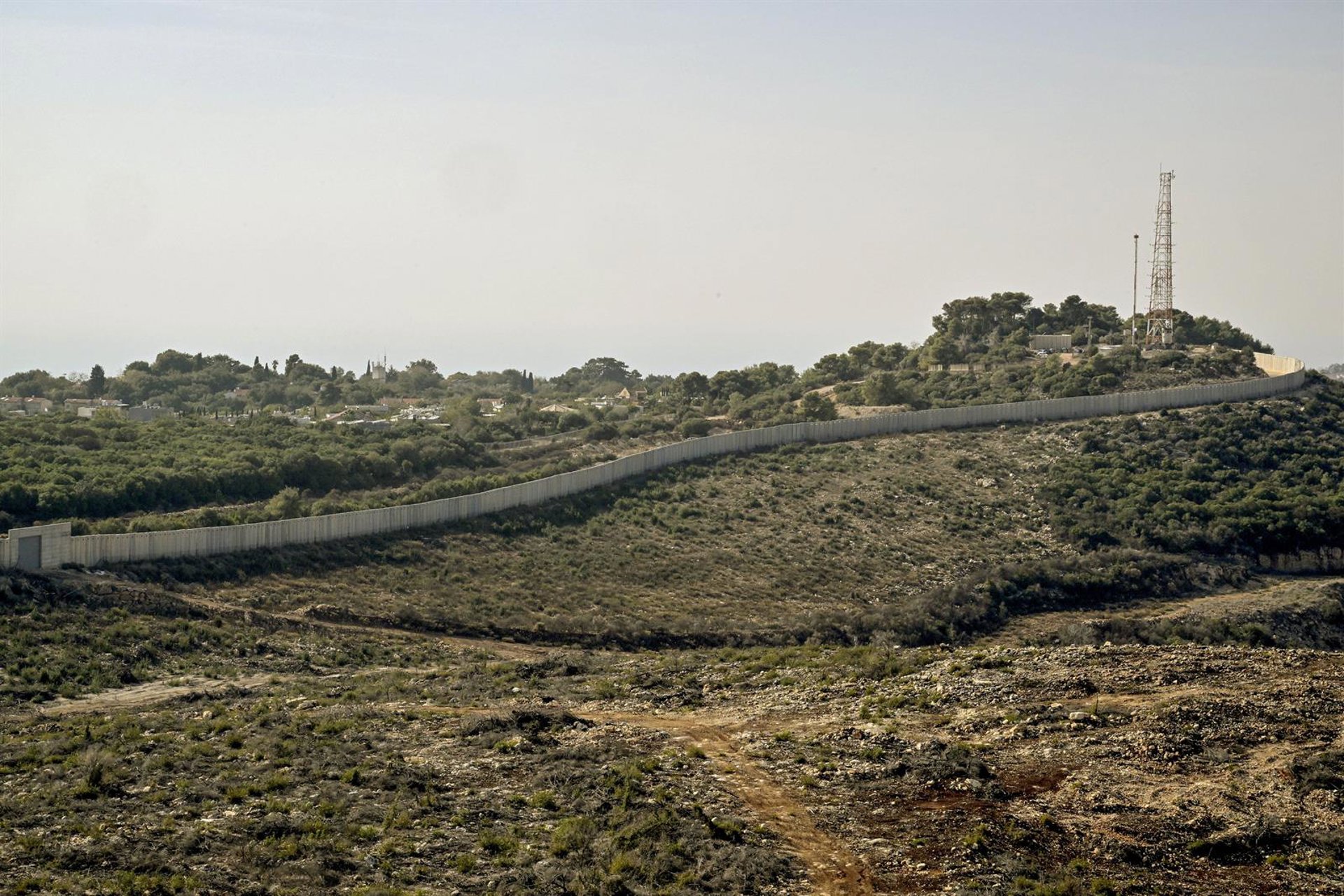 Imagen de archivo de un puesto militar israelí al otro lado de la frontera con Líbano. Europa Press/Contacto/Marwan Naamani Imagen de archivo de un puesto militar israelí al otro lado de la frontera con Líbano. Europa Press/Contacto/Marwan Naamani