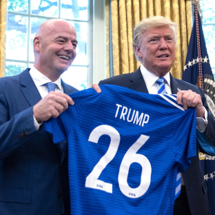 El presidente de Estados Unidos, Donald Trump, y el presidente de la FIFA, Gianni Infantino, en un encuentro en la Casa Blanca Europa Press/Contacto/Ron Sachs El presidente de Estados Unidos, Donald Trump, y el presidente de la FIFA, Gianni Infantino, en un encuentro en la Casa Blanca Europa Press/Contacto/Ron Sachs