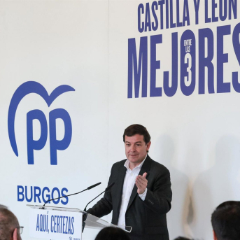Alfonso Fernández Mañueco, durante su intervención en Burgos. PP Alfonso Fernández Mañueco, durante su intervención en Burgos. PP