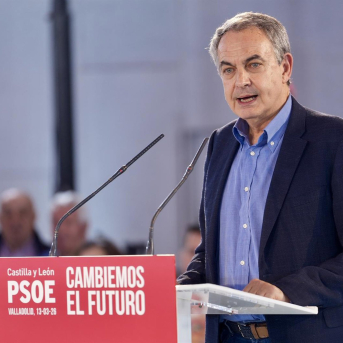 El expresidente del Gobierno José Luis Rodríguez Zapatero, interviene durante el cierre de la campaña del PSOE, a 13 de marzo de 2026. Photogenic/Claudia Alba - Europa Press