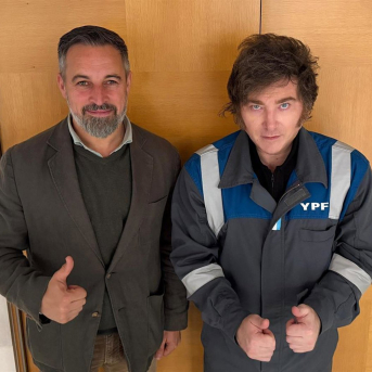 El presidente de Vox, Santiago Abascal, con el presidente argentino, Javier Milei, en Madrid. OFICINA PRESIDENTE ARGENTINA