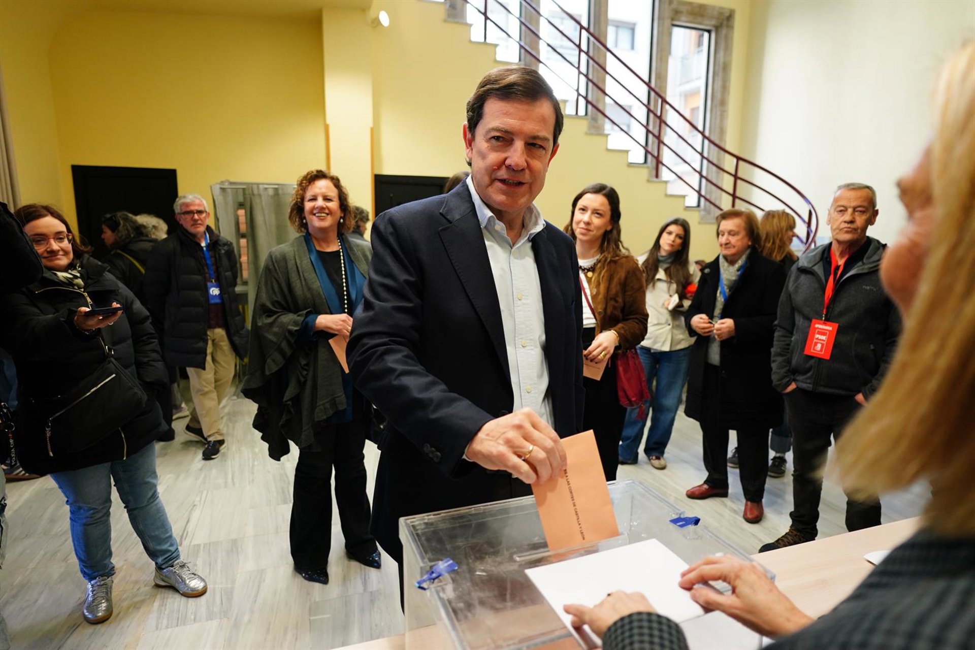 El candidato del PP a la Presidencia de la Junta, Alfonso Fernández Mañueco, en su votación el 15M MANUEL LAYA/ EUROPA PRESS