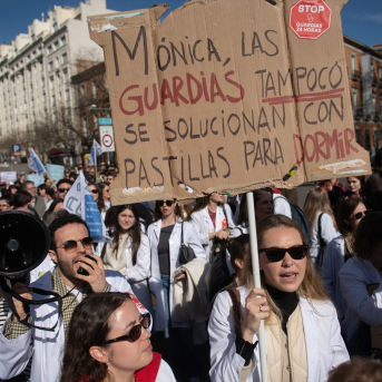 Los médicos se han manifestado esta mañana en Madrid en la primera jornada de la huelga de médicos. Fernando Sánchez/Europa Press. Los médicos se han manifestado esta mañana en Madrid en la primera jornada de la huelga de médicos. Fernando Sánchez/Europa Press.