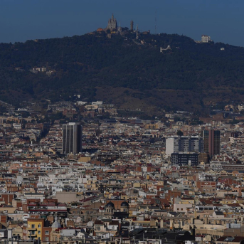 Vistas de la ciudad de Barcelona desde el mirador de la Fundación Joan Miró, a 3 de diciembre de 2025, en Barcelona, Catalunya (España). David Zorrakino - Europa Press