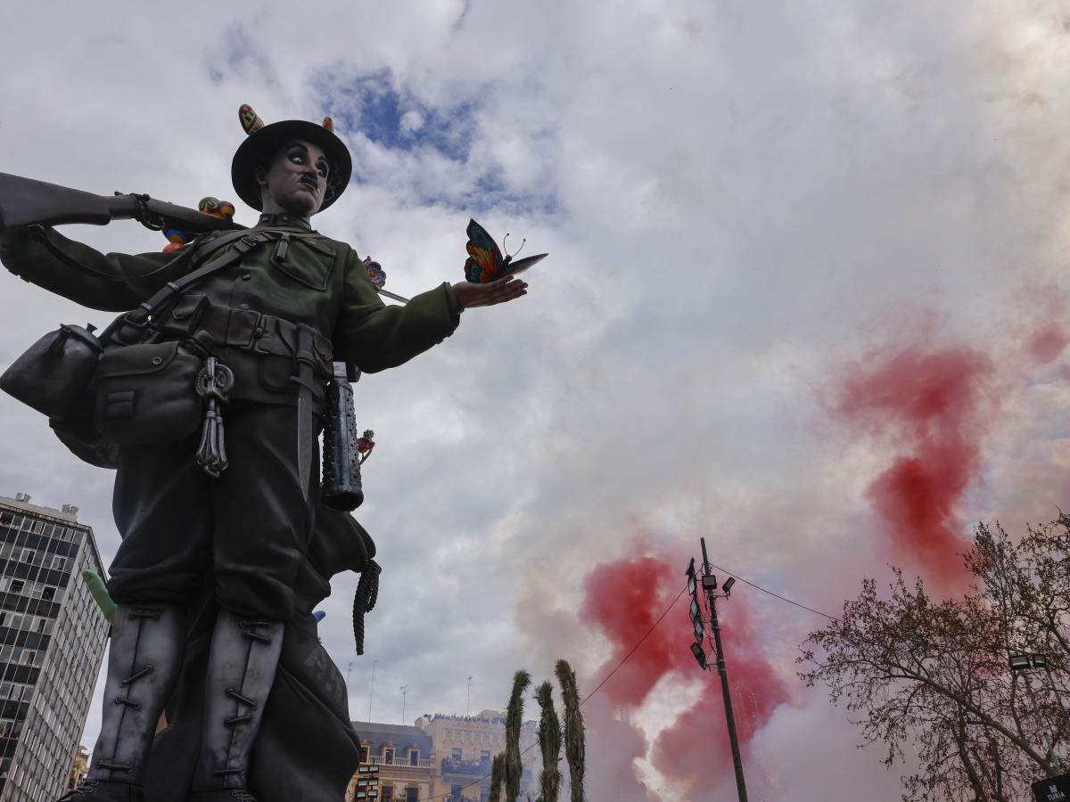EuropaPress 7365803 falla chaplin mascleta 14 marzo 2026 valencia comunidad valenciana espana