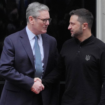 El presidente de Ucrania, Volodimir Zelenski, y el primer ministro de Reino Unido, Keir Starmer, en una imagen de archivo. Jonathan Brady/PA Wire/dpa