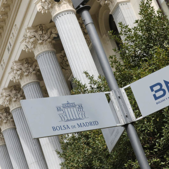 Cartel colocado en las inmediaciones del edificio de la Bolsa de Madrid Marta Fernández Jara - Europa Press Cartel colocado en las inmediaciones del edificio de la Bolsa de Madrid Marta Fernández Jara - Europa Press