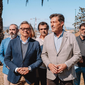 El portavoz de Vox en Andalucía, Manuel Gavira, junto al portavoz del grupo municipal en el Ayuntamiento, Antonio Alcázar. VOX