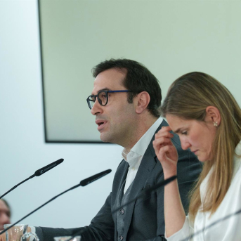 El ministro de Economía, Comercio y Empresa, Carlos Cuerpo, durante una rueda de prensa posterior al Consejo de Ministros, a 17 de marzo de 2026, en Madrid (España). Matias Chiofalo - Europa Press