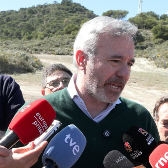 El presidente del Gobierno de Aragón en funciones, Jorge Azcón, junto con el consejero de Medio Ambiente y Turismo, Manuel Blasco. EUROPA PRESS. El presidente del Gobierno de Aragón en funciones, Jorge Azcón, junto con el consejero de Medio Ambiente y Turismo, Manuel Blasco. EUROPA PRESS.