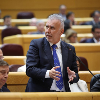 El PP denuncia presiones del Gobierno a la Xunta y Torres defiende su cooperación con el Ejecutivo de Rueda