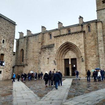 Turistas en Cáceres en una foto de archivo. EUROPA PRESS