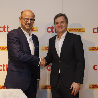 CTT y DHL eCommerce sellan su alianza LUIS CERDEIRA ESTIRADO