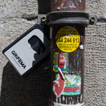 El Parlament respalda la ofensiva contra la oferta turística ilegal y pide mantener la presión