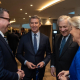 El líder del PP, Alberto Núñez Feijóo, en un encuentro en Bruselas con la presidenta de la Comisión Europea, Ursula von der Leyen, y el ministro de Exteriores de Italia, Antonio Tajani. DIEGO PUERTA/PP