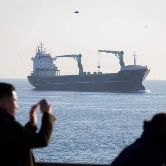 Un buque en el estrecho del Bósforo en el marco de la crisis en Ormuz Europa Press/Contacto/Tolga Ildun