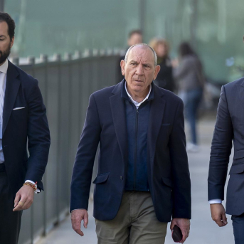 El exdirector adjunto operativo (DAO) de la Policía Nacional, José Ángel González (c), a su salida del Juzgado de Violencia sobre la Mujer Número 8, a 17 de marzo de 2026, en Madrid (España). Alberto Ortega - Europa Press