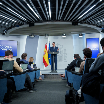 El presidente del Gobierno, Pedro Sánchez, durante una rueda de prensa posterior al Consejo de Ministros extraordinario, en el Palacio de la Moncloa | Matias Chiofalo / Europa Press El presidente del Gobierno, Pedro Sánchez, durante una rueda de prensa posterior al Consejo de Ministros extraordinario, en el Palacio de la Moncloa | Matias Chiofalo / Europa Press