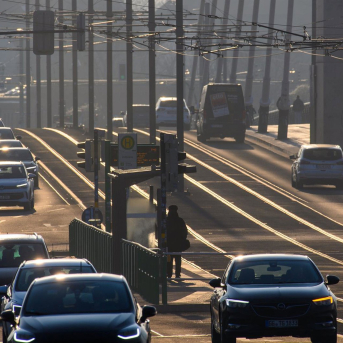 Fenadismer considera que las ayudas aprobadas para el diésel "carecen de ambición" para el transporte. Klaus-Dietmar Gabbert/dpa