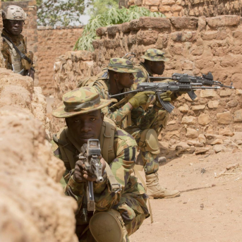 Soldados de Camerún, Níger y Burkina Faso participan en un ejercicio de simulación de combate. Europa Press/Contacto/Dracorius White