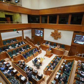 El Parlamento Vasco reclamará a la UE que su política migratoria respete escrupulosamente los derechos humanos El Parlamento Vasco reclamará a la UE que su política migratoria respete escrupulosamente los derechos humanos