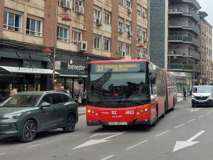 Autobús urbano de Zaragoza, línea 33. EUROPA PRESS