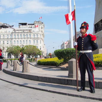 Un soldado peruano en Lima, imagen de archivo. Europa Press/Contacto/Carlos Garcia Granthon Un soldado peruano en Lima, imagen de archivo. Europa Press/Contacto/Carlos Garcia Granthon
