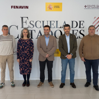 La Interprofesional del Vino de C-LM fija su sede definitiva en la Escuela de Catadores de Campo de Criptana