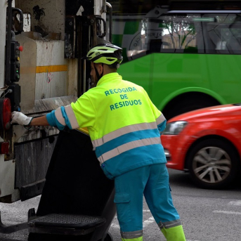 Recogida de basuras en Madrid. AYUNTAMIENTO DE MADRID Recogida de basuras en Madrid. AYUNTAMIENTO DE MADRID