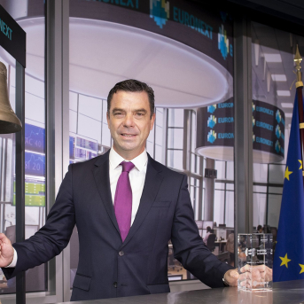 El consejero delegado de Making Science, José Antonio Martínez Aguilar, durante la incorporación de la compañía al Euronext Growth de París MAKING SCIENCE