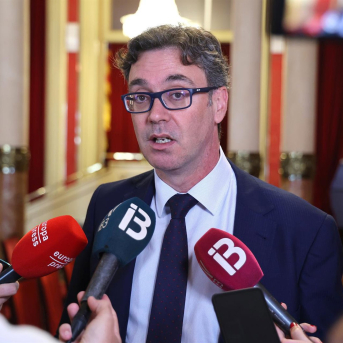 Costa reafirma el respaldo total del Govern y del PP al senador de Formentera